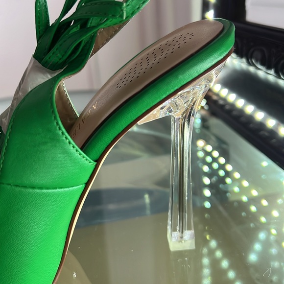 AKIRA / AZALEA WANG heels 7.5 - Picture 3 of 9